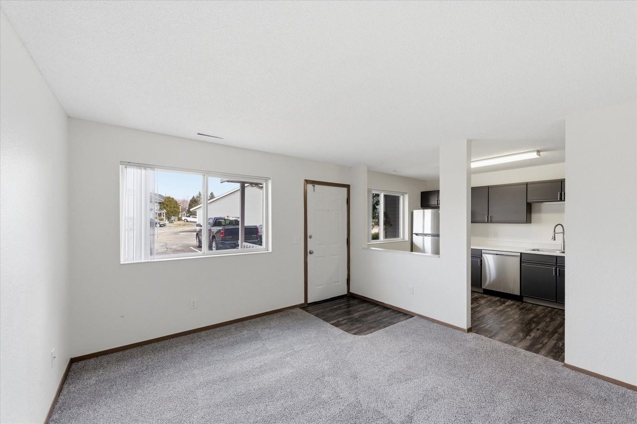 East Gate Estates - Photo 7 of 28