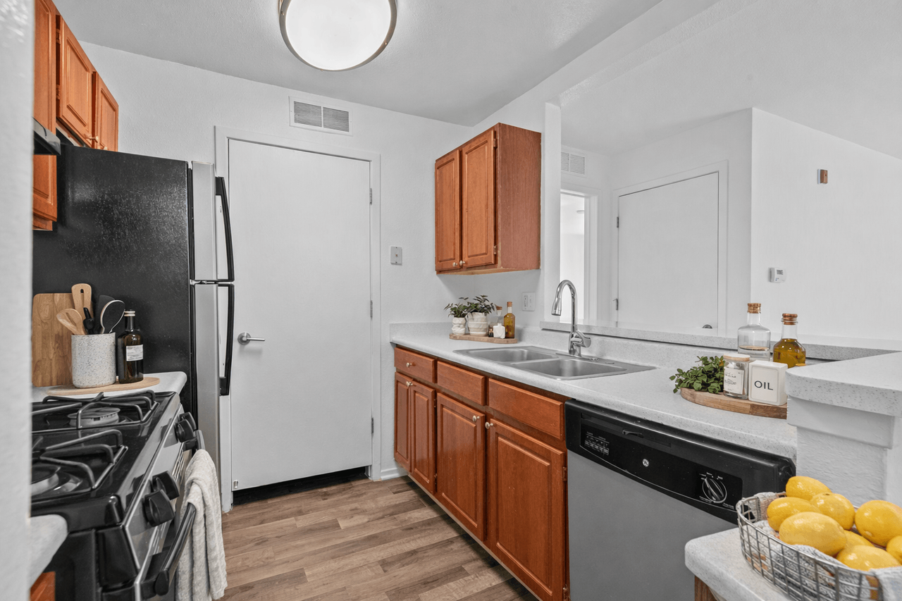 Canton Club Apartments - Photo 3 of 43