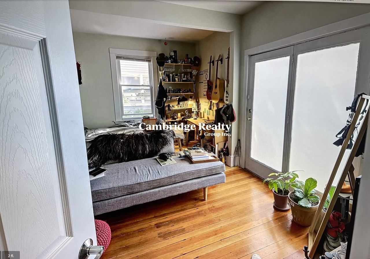 231 Norfolk St #1T - Photo 3 of 11
