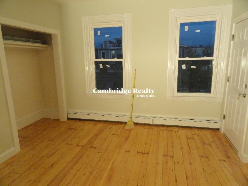 231 Norfolk St #1T - Photo 5 of 11