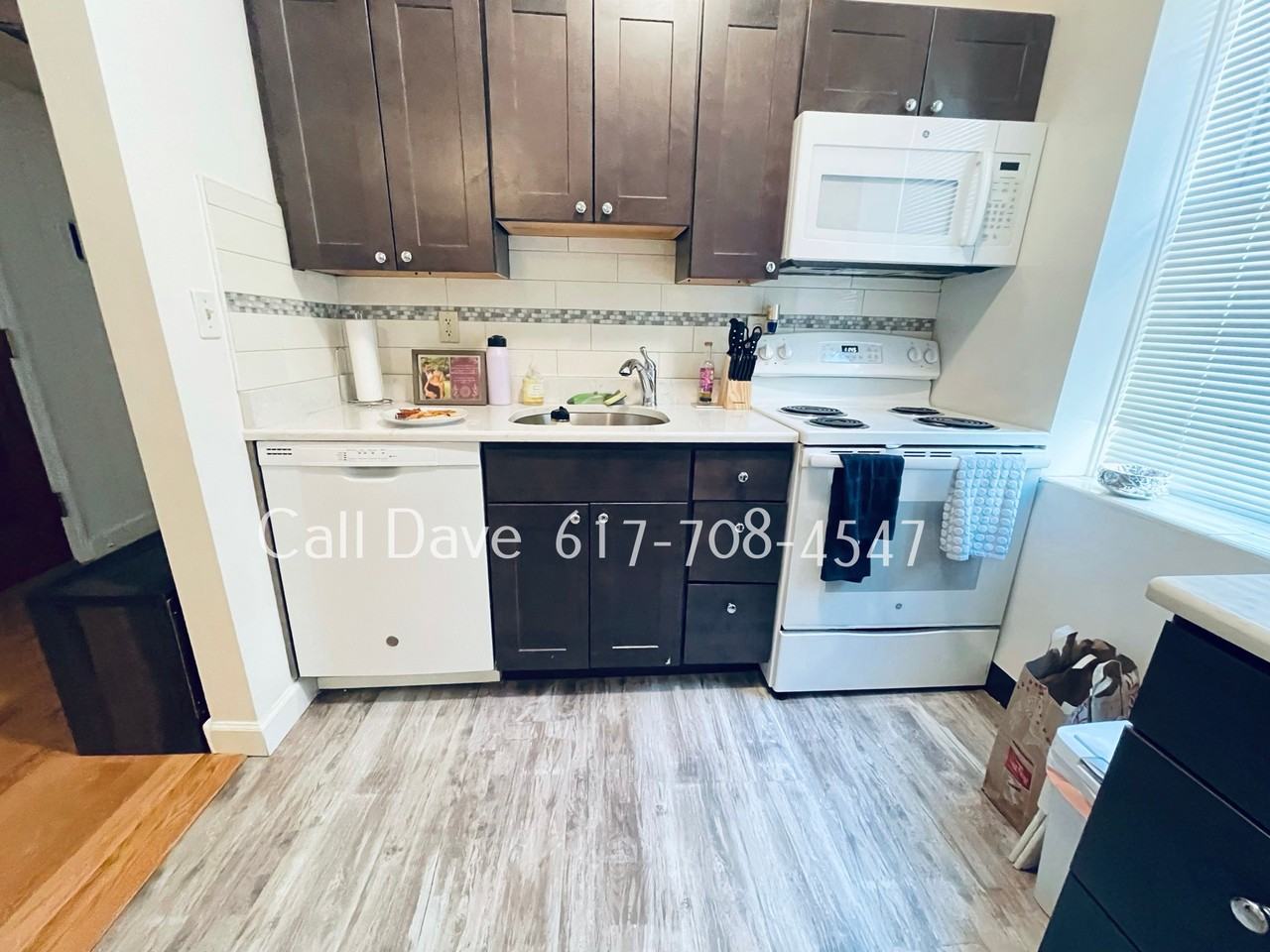 1415 Commonwealth Ave #402 - Photo 5 of 11