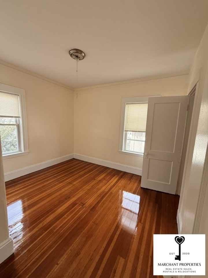 124 Hillside Rd #2 - Photo 5 of 11