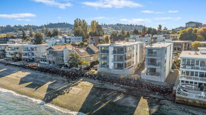3053 Alki Ave Sw #B - Photo 5 of 50