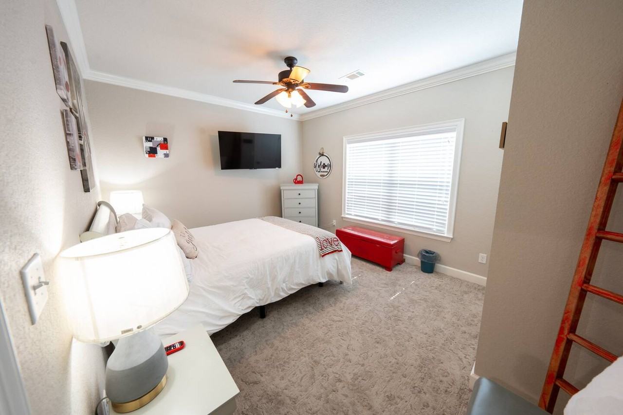 9309 E Woodruff Ave #NA - Photo 6 of 19