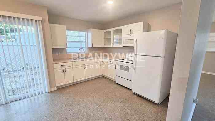 1508 W Hamilton Ave - Photo 6 of 19