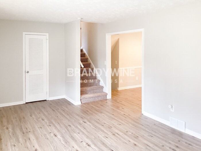 2336 Columbia Woods Ct - Photo 7 of 28