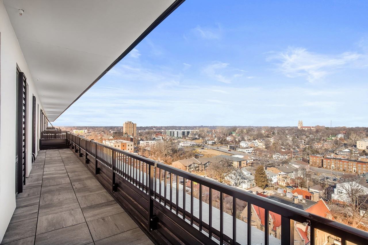 37 West Farnam - Photo 2 of 38