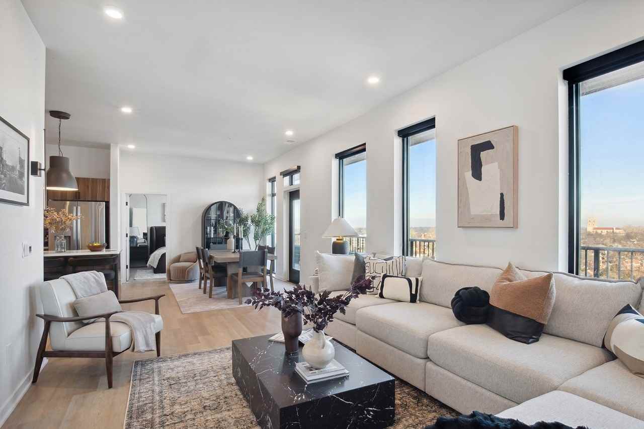 37 West Farnam - Photo 3 of 38