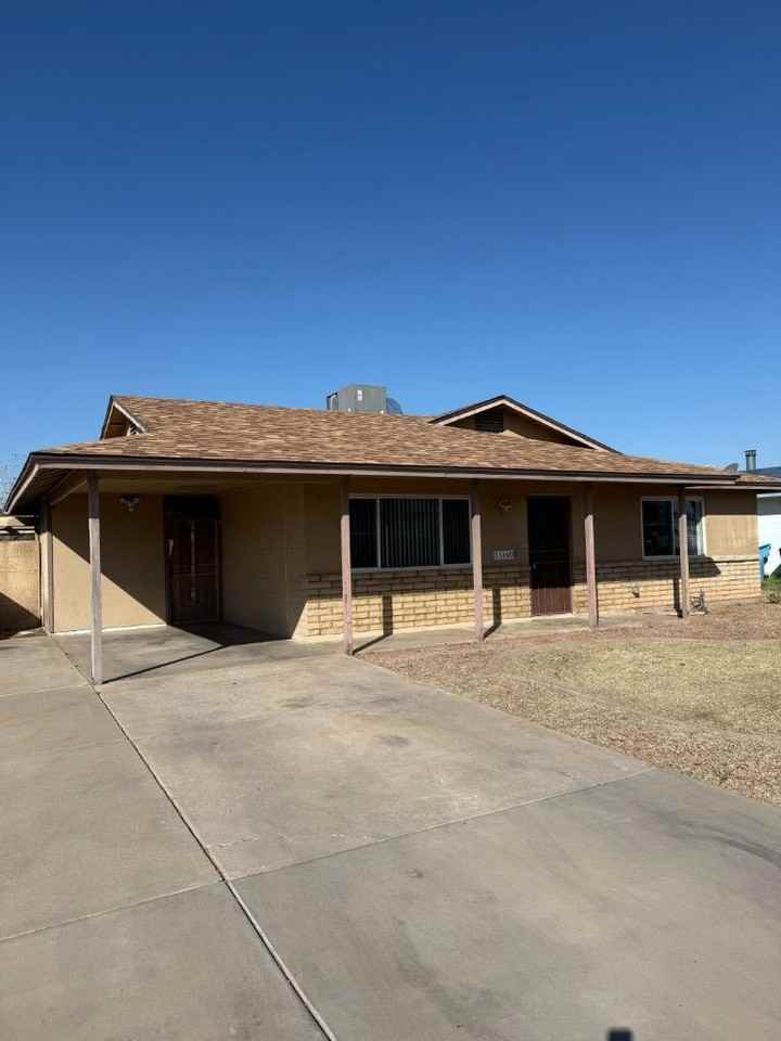 11460 N 46th Ave - Photo 2 of 3