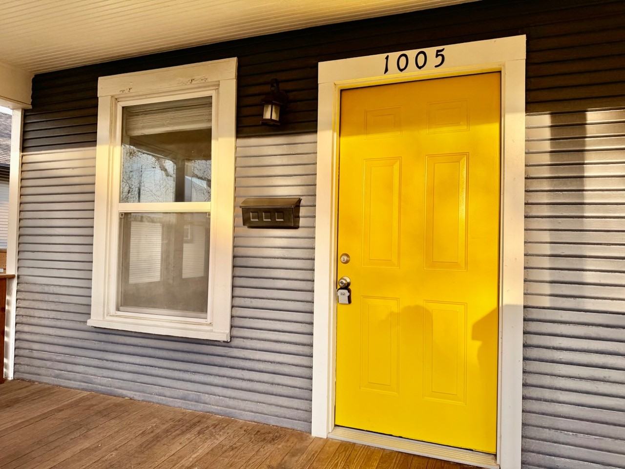 1005 S Quincy Ave - Photo 2 of 10