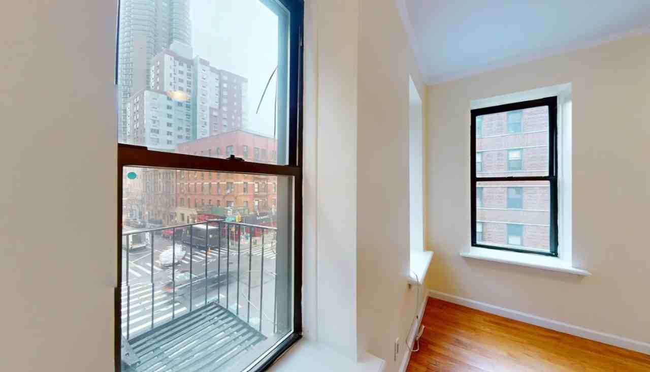 E 38th St #5B - Photo 5 of 7