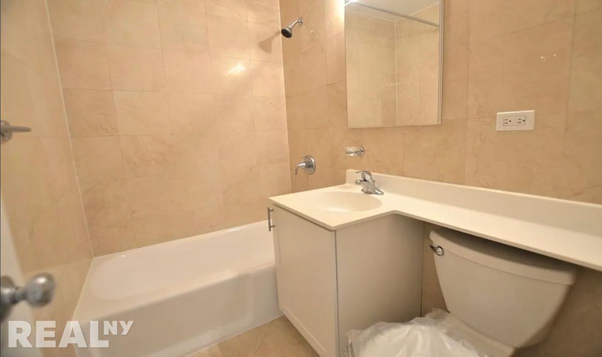 E 49th St #6D - Photo 6 of 6