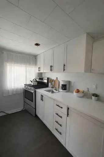 29 Dunn Ave #3 - Photo 3 of 10