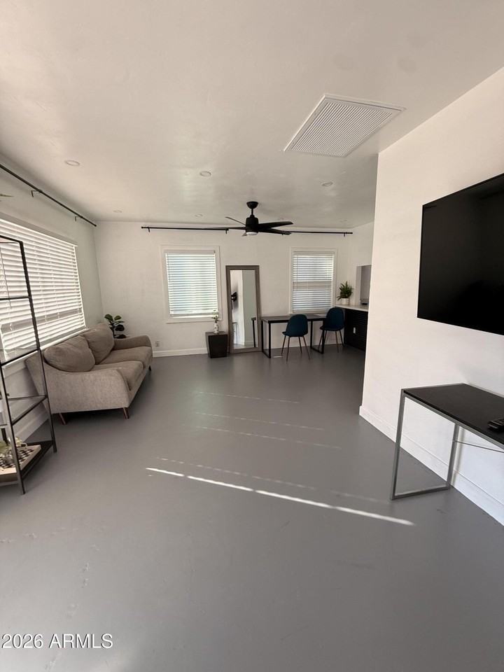 2708 N Dayton St - Photo 4 of 23