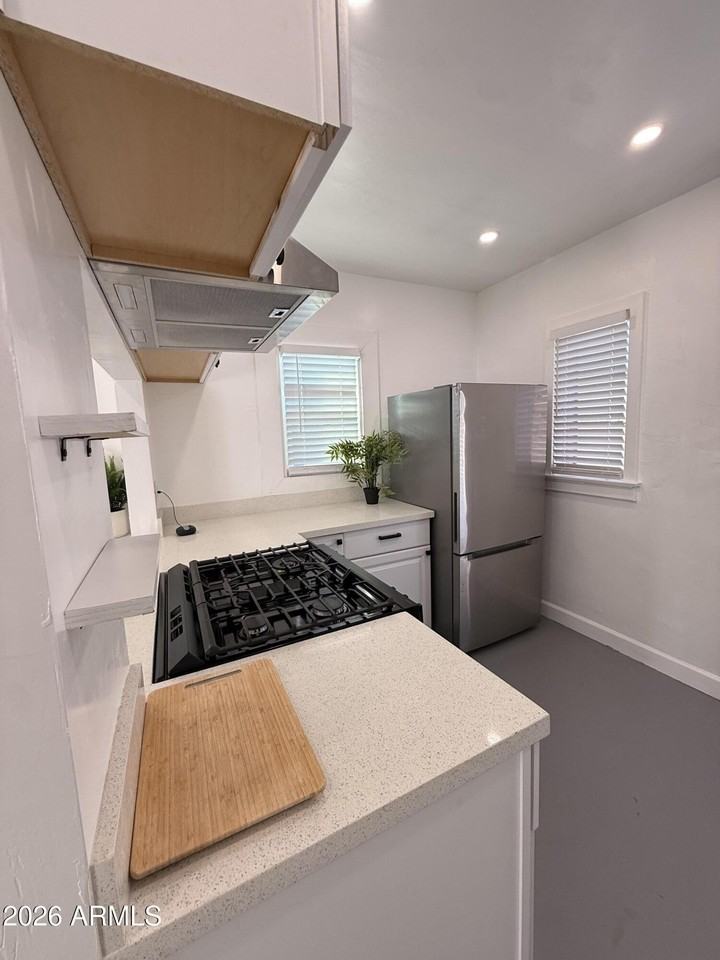 2708 N Dayton St - Photo 6 of 23