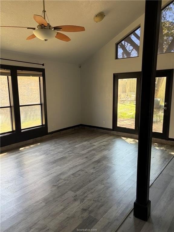 8902 Driftwood Dr - Photo 6 of 30