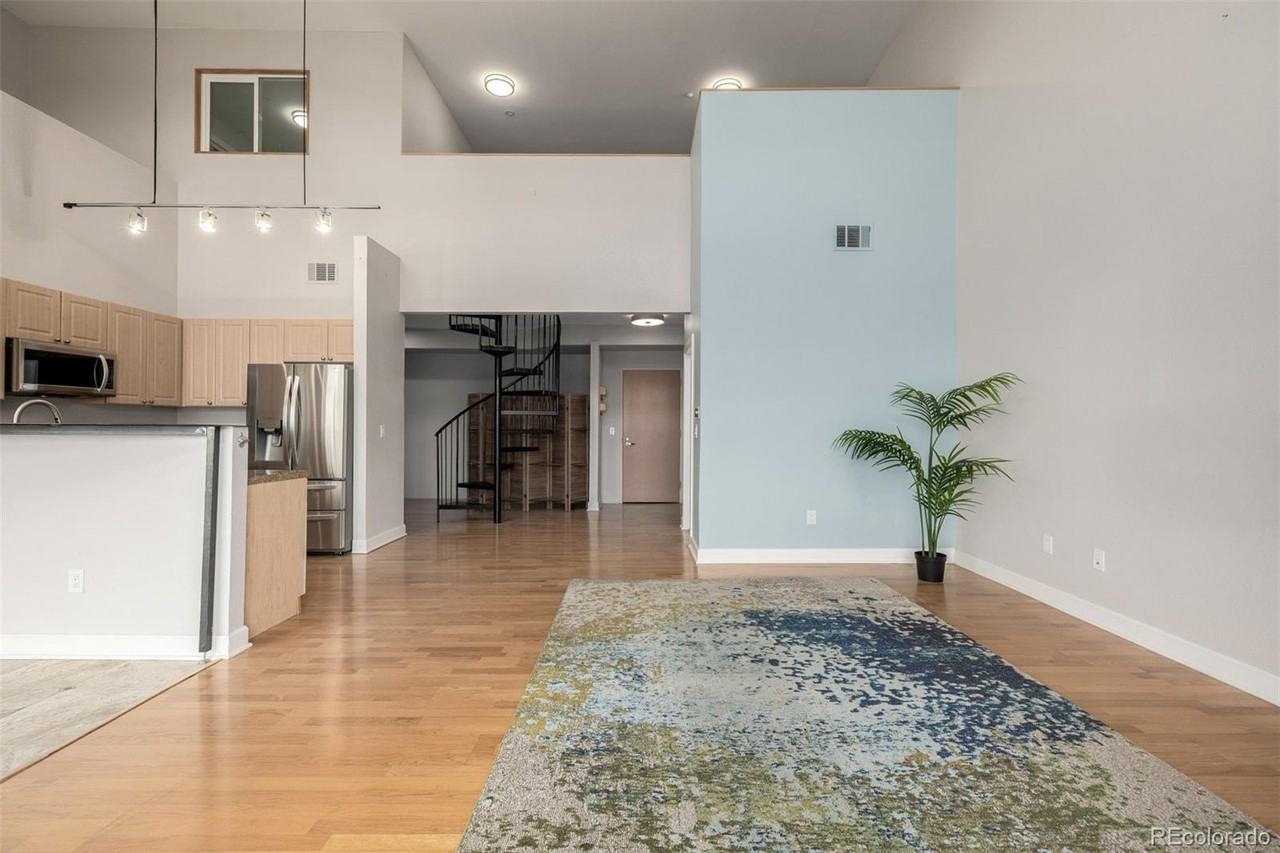 5677 S Park Pl - Photo 5 of 49