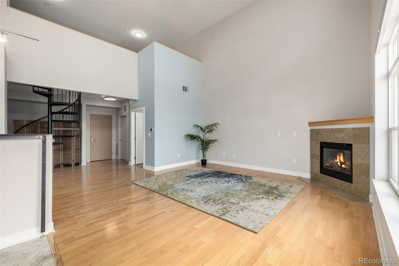 5677 S Park Pl - Photo 6 of 49