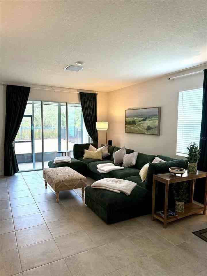 5237 Nw 48th Pl - Photo 5 of 20