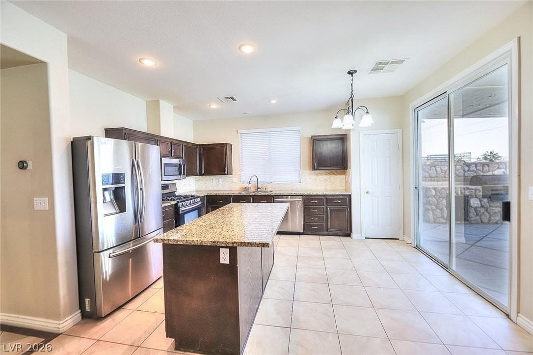 1219 Desert Solitude St - Photo 6 of 12