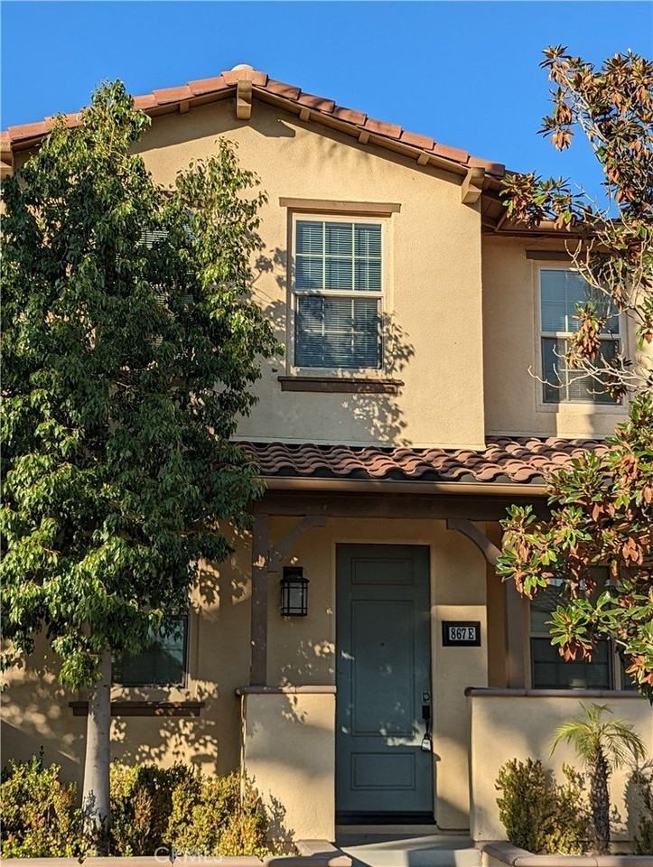 867 The Promenade - Photo 2 of 17