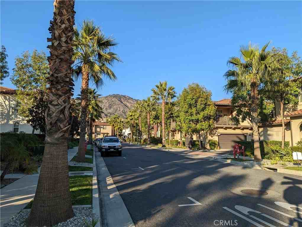 867 The Promenade - Photo 4 of 17