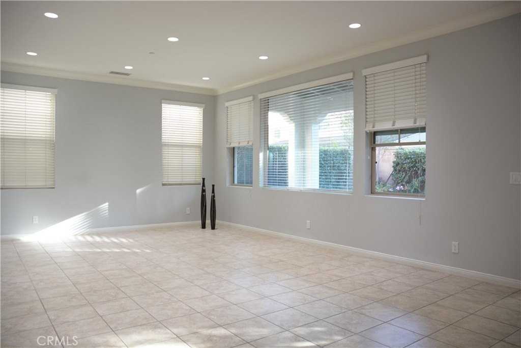 87 Coleridge - Photo 3 of 27