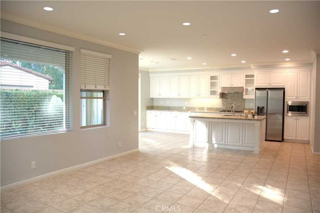 87 Coleridge - Photo 5 of 27