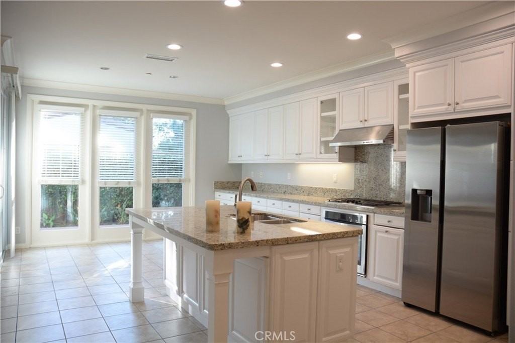 87 Coleridge - Photo 6 of 27