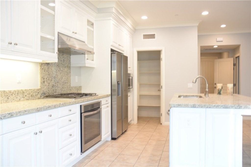 87 Coleridge - Photo 7 of 27