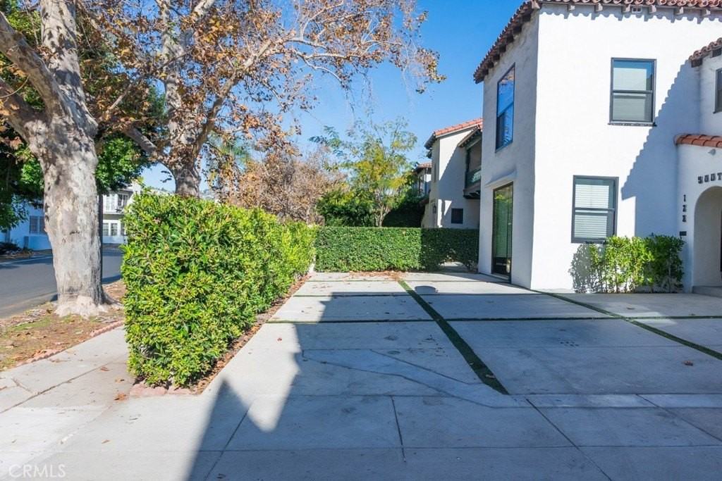 128 S Harper Ave - Photo 2 of 43