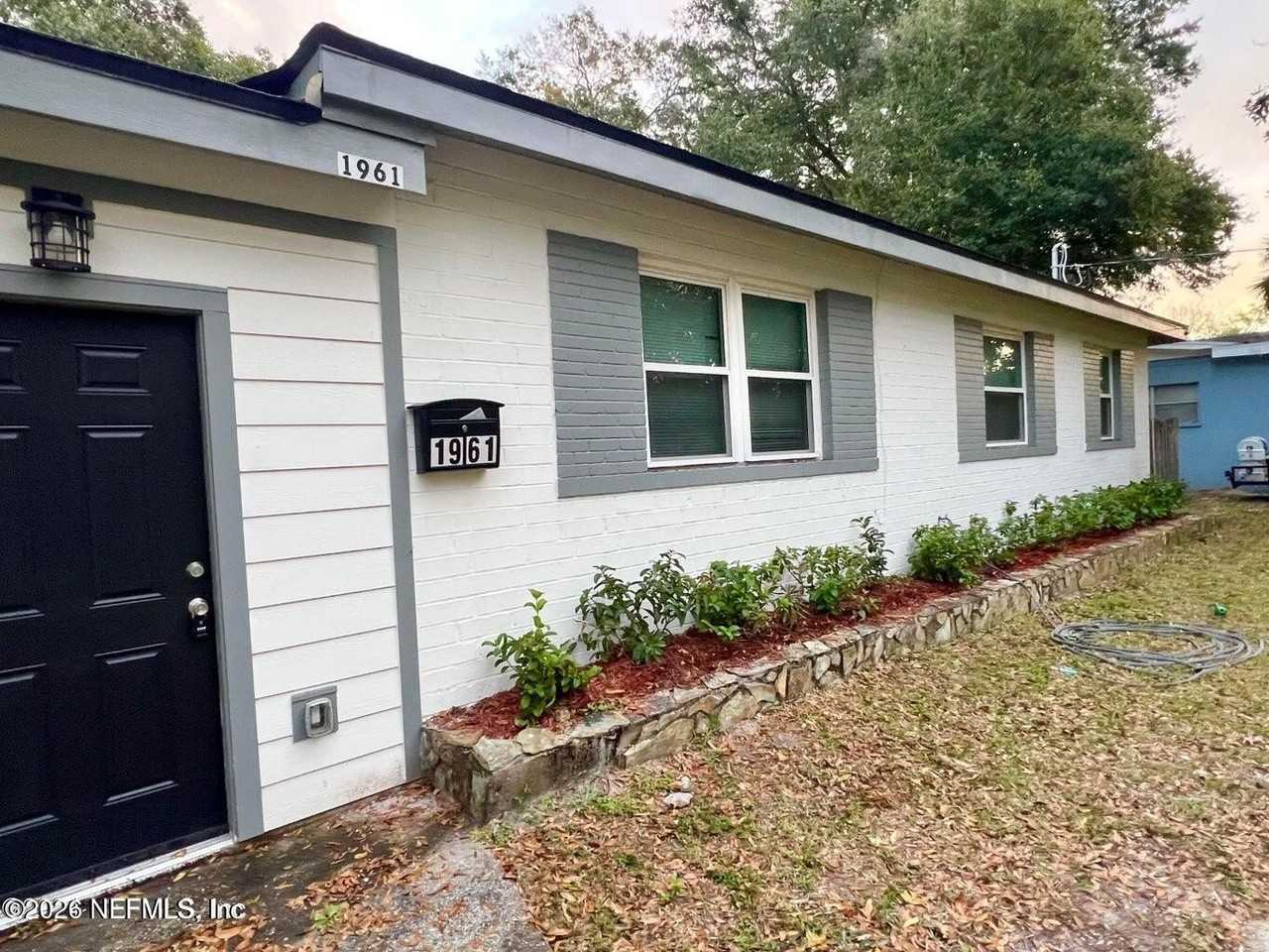 1961 New Haven Rd - Photo 4 of 50