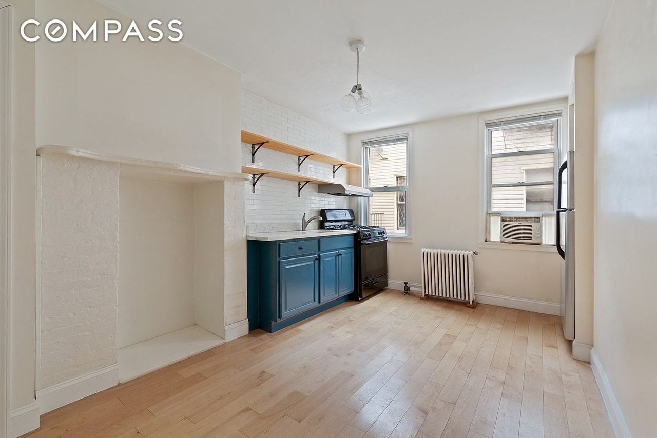 283 Devoe St #2RR - Photo 2 of 10