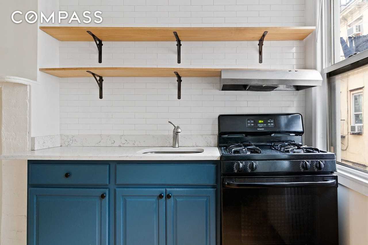 283 Devoe St #2RR - Photo 3 of 10