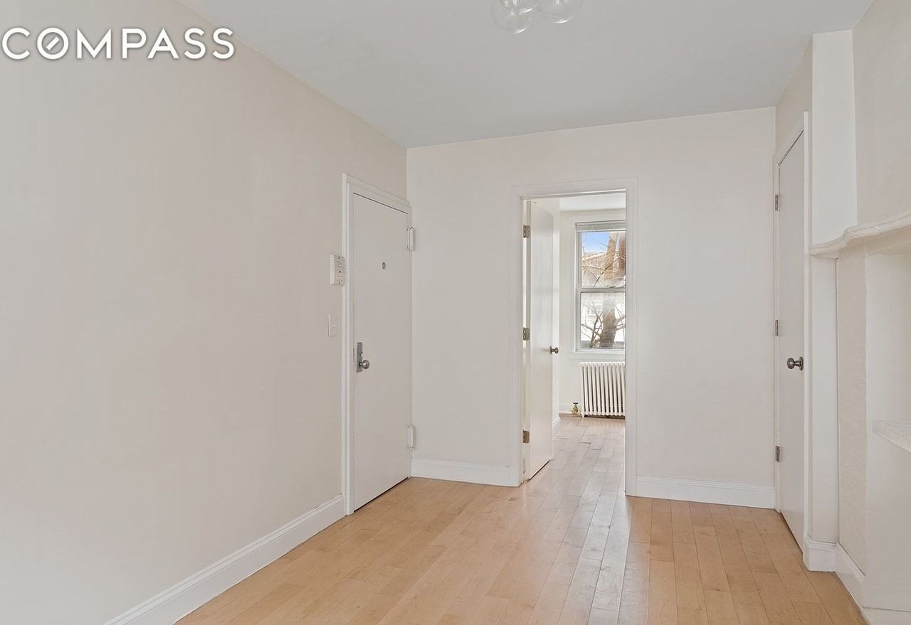 283 Devoe St #2RR - Photo 6 of 10