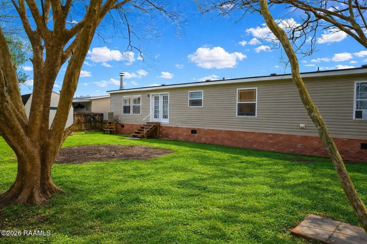 206 Windcreek Ln - Photo 3 of 30