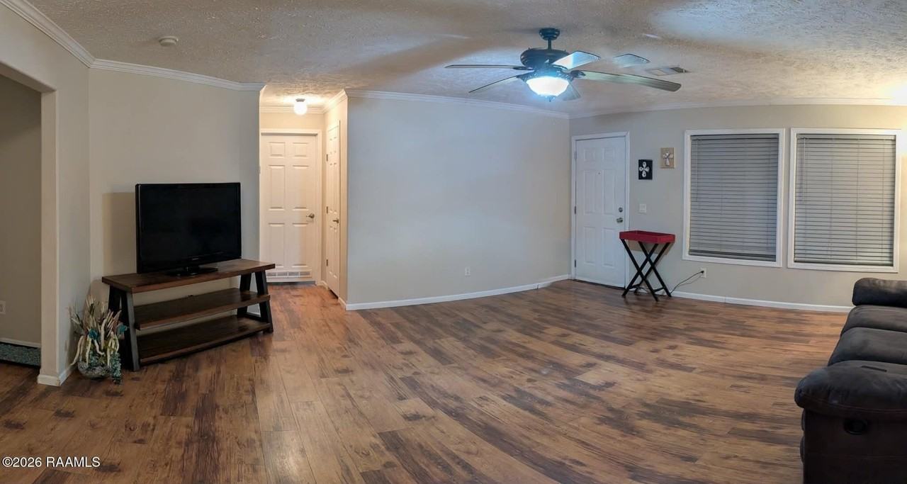 206 Windcreek Ln - Photo 7 of 30