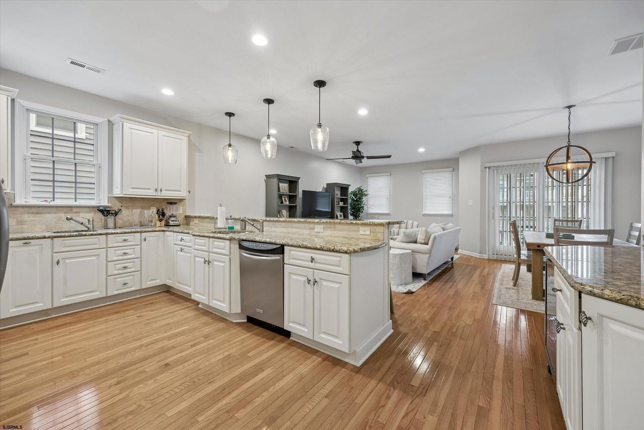 113 N Adams Ave - Photo 2 of 21