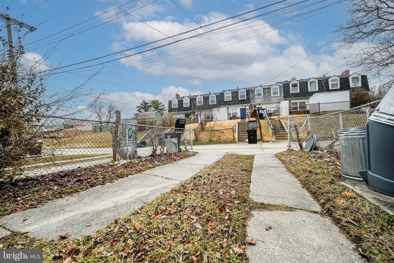 1610 Wentworth Ave - Photo 5 of 24