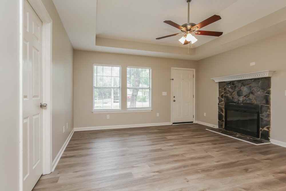 108 Riverwood Dr - Photo 3 of 16