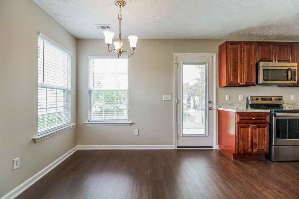 1065 Tammy Sue Ln - Photo 6 of 17