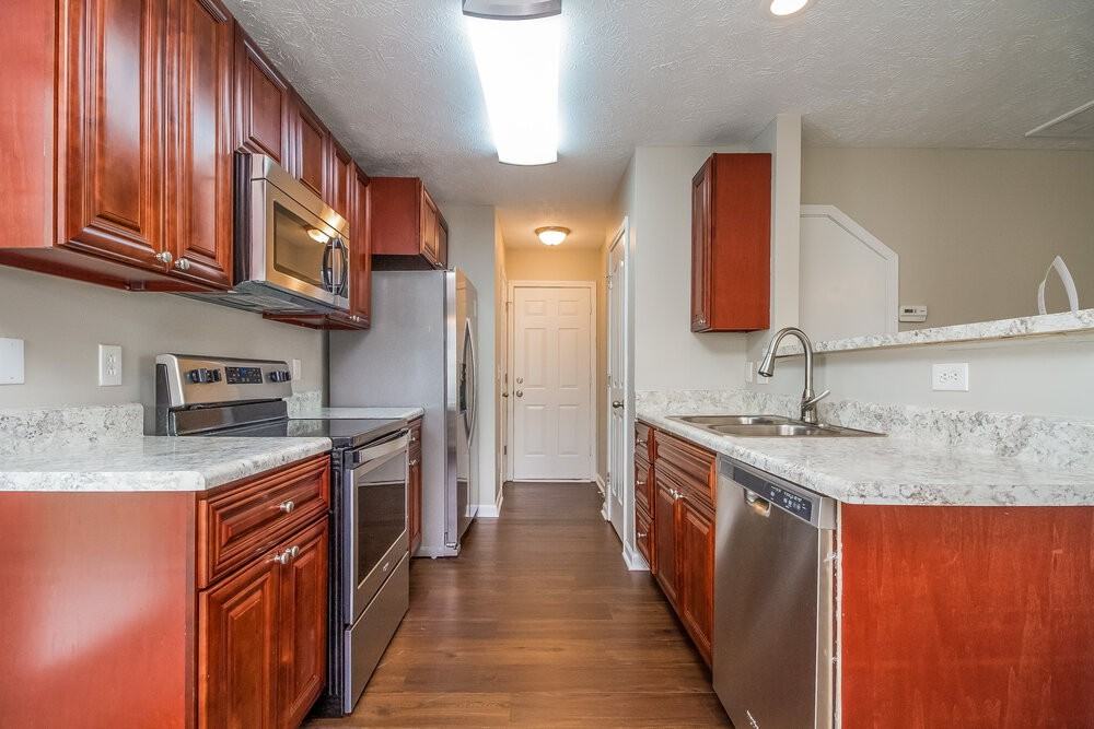 1065 Tammy Sue Ln - Photo 7 of 17