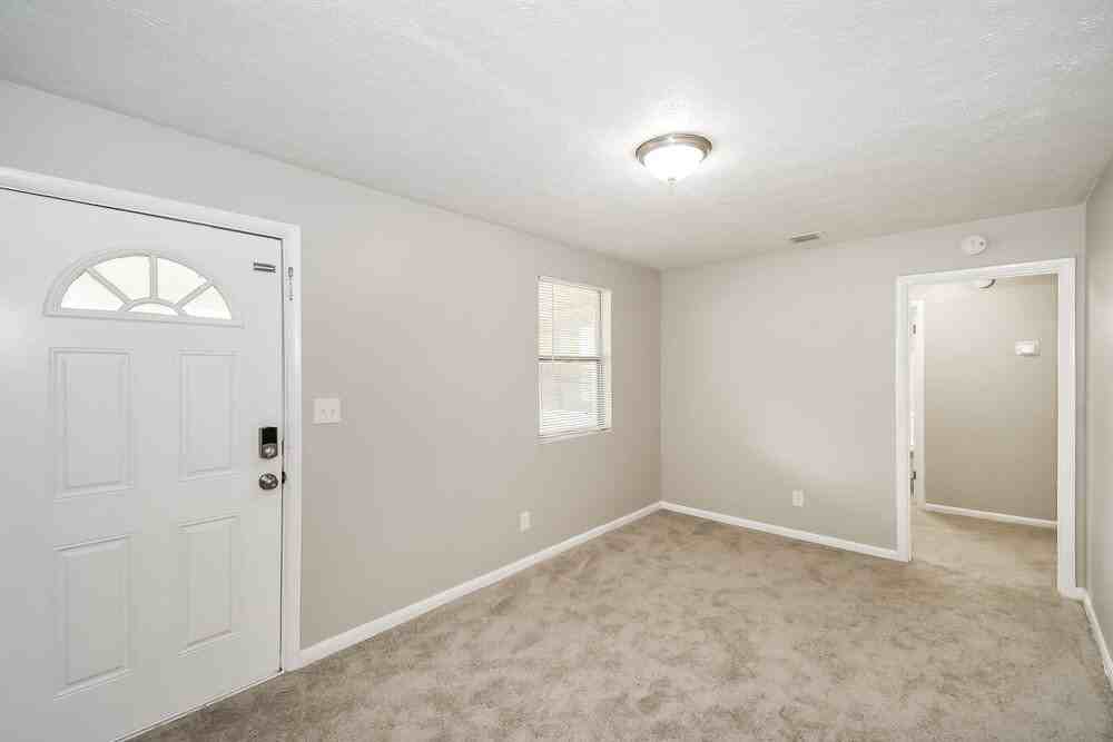 2240 Grand St - Photo 3 of 16