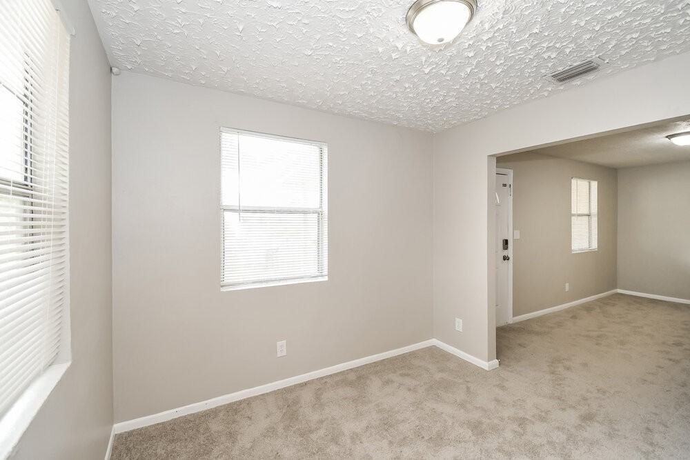 2240 Grand St - Photo 6 of 16