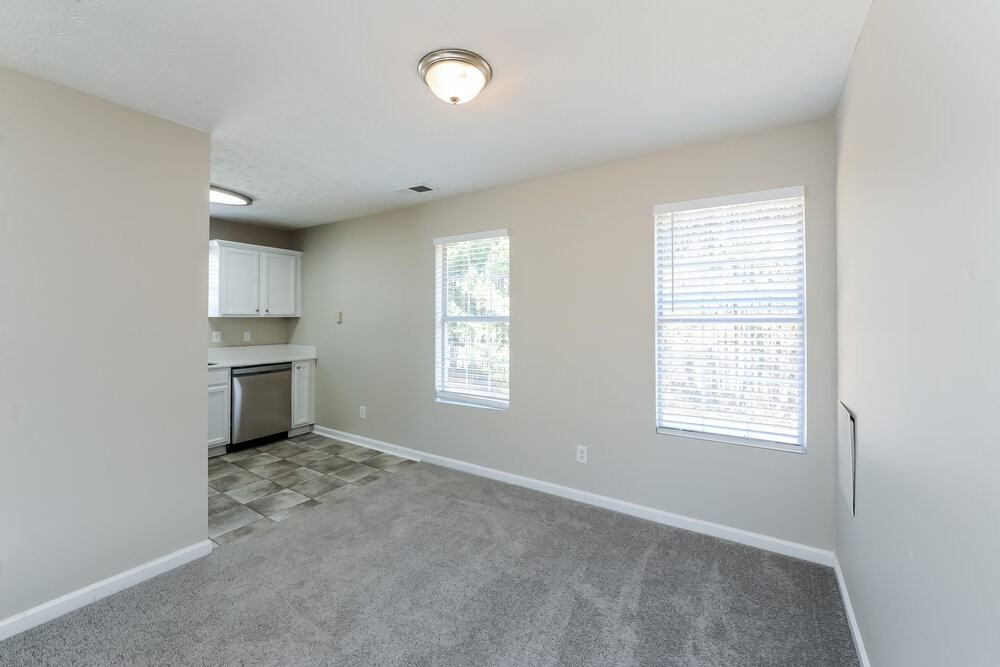 4250 Viewpoint Ln - Photo 6 of 17