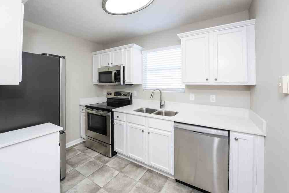 4250 Viewpoint Ln - Photo 7 of 17