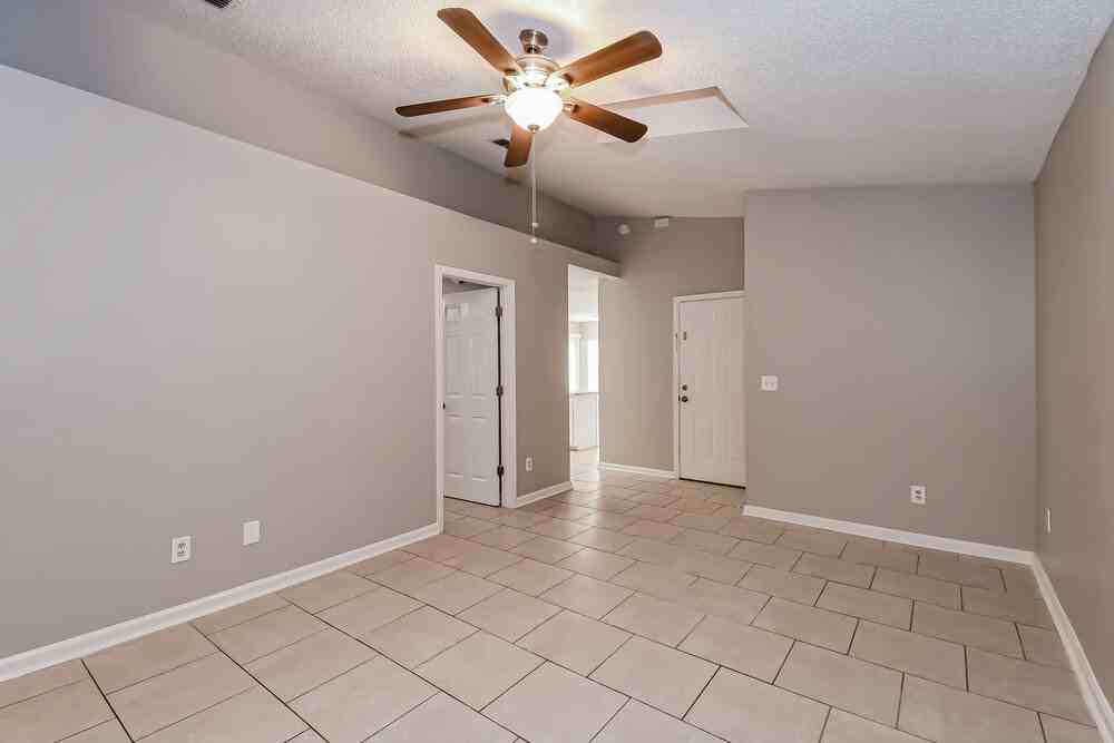 9956 Somerset Grove Ln - Photo 7 of 16