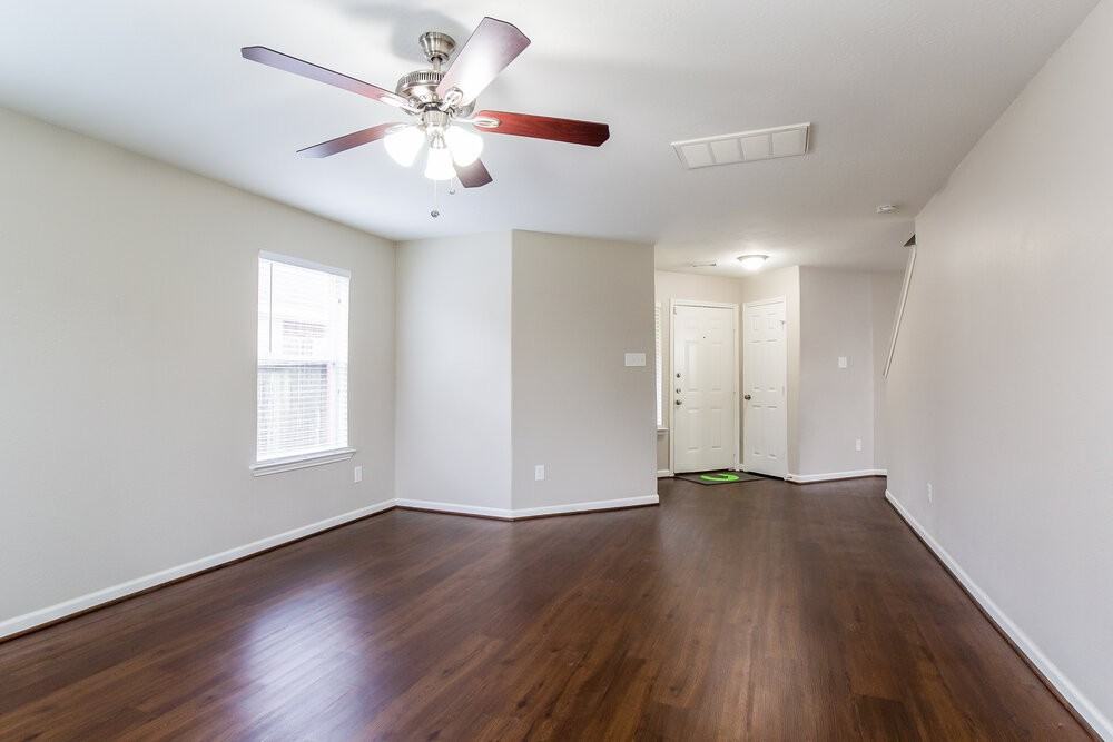 12519 Thistle Creek Ct - Photo 3 of 15