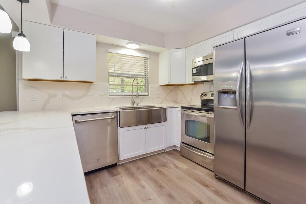 10423 Cedarhurst Ave - Photo 7 of 16