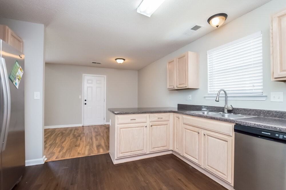 7335 Red Maple Dr - Photo 5 of 16